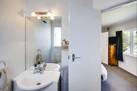 Photo of property in 2 Shirley Place, Bay View, Napier, 4104