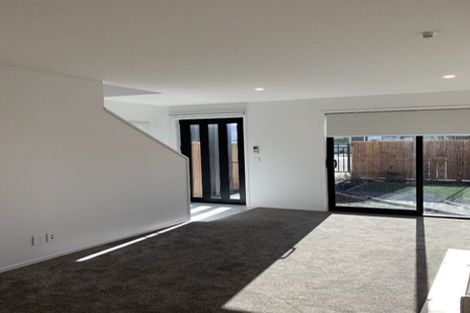 Photo of property in 2/97 Whites Line East, Waiwhetu, Lower Hutt, 5010