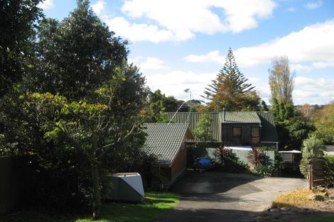 Photo of property in 1/10 Rotoiti Avenue, Pakuranga Heights, Auckland, 2010