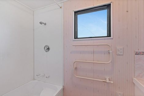 Photo of property in 633a Queen Street East, Levin, 5510