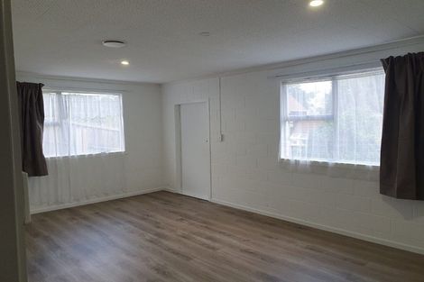 Photo of property in 2/5 Oates Road, Glen Eden, Auckland, 0602