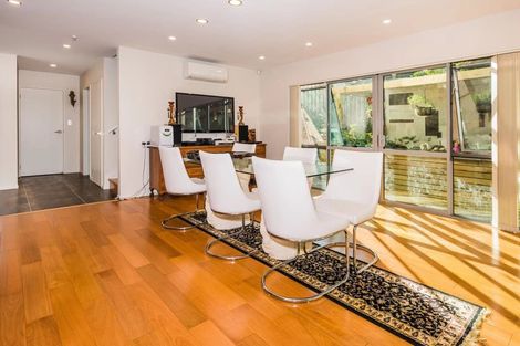 Photo of property in 6a Mchardy Place, Glenfield, Auckland, 0627