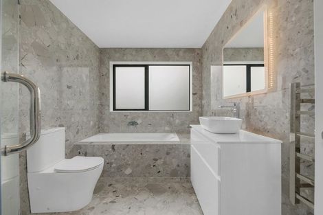 Photo of property in 27 Tannaghmore Drive, Flat Bush, 2019