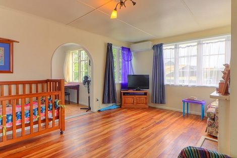 Photo of property in 11 Goldsmith Crescent, Levin, 5510