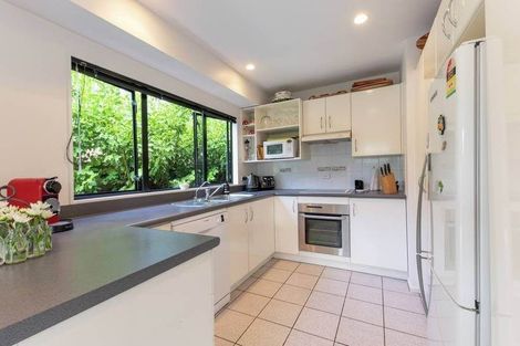 Photo of property in 27 De Val Drive, Titirangi, Auckland, 0604