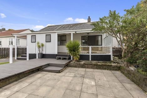 Photo of property in 123 Waddington Drive, Naenae, Lower Hutt, 5011