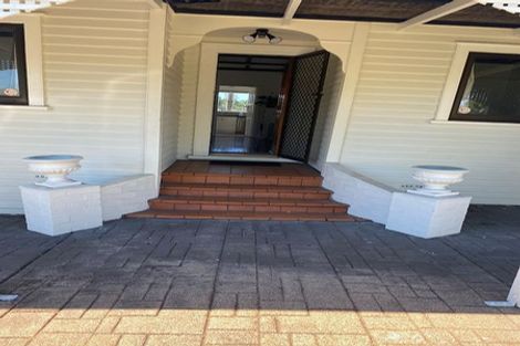 Photo of property in 1072 Great North Road, Point Chevalier, Auckland, 1022