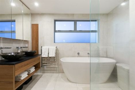 Photo of property in 64 Sandhurst Drive, Papamoa Beach, Papamoa, 3118