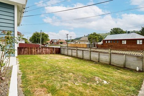 Photo of property in 68 Churton Crescent, Taita, Lower Hutt, 5011