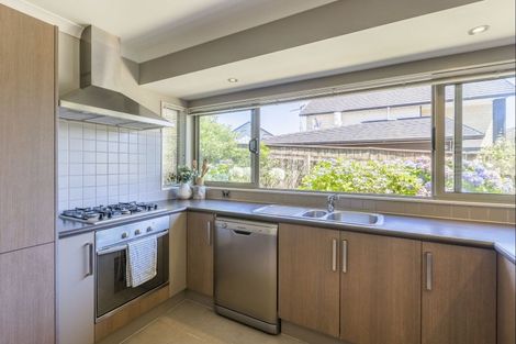 Photo of property in 8 Springhaven Lane, Paraparaumu, 5032