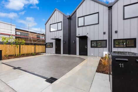 Photo of property in 11 Raeble Walkington Lane, Wallaceville, Upper Hutt, 5018