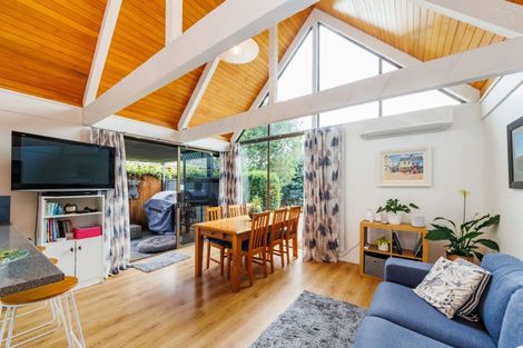 Photo of property in 9 Truscott Grove, Awapuni, Palmerston North, 4412