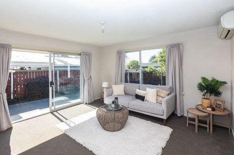 Photo of property in 1/4 Tracy Place, Redwood, Christchurch, 8051