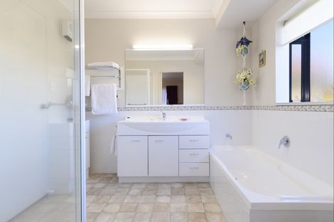 Photo of property in 9 Waterside Drive, Pyes Pa, Tauranga, 3112