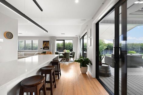 Photo of property in 92 Hugo Shaw Drive, Cambridge, 3434