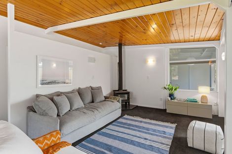 Photo of property in 32 Te Moana Road, Waikanae Beach, Waikanae, 5036