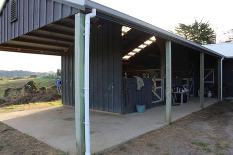 Photo of property in 175 Hanham Road, Kumeu, 0891