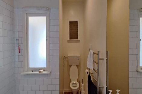 Photo of property in 2/180 Lake Road, Northcote, Auckland, 0627