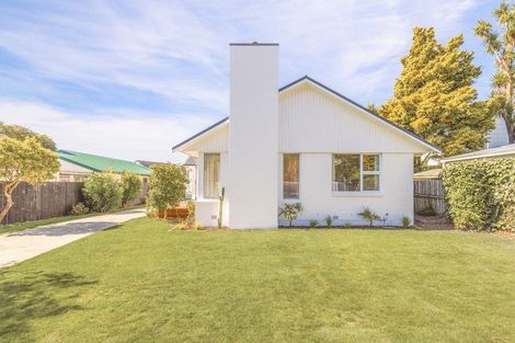 Photo of property in 9 Soleares Avenue, Mount Pleasant, Christchurch, 8081