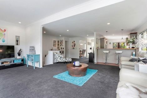 Photo of property in 43 Vintage Drive, Henderson, Auckland, 0612