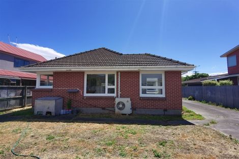 Photo of property in 94 Avondale Road, Avondale, Christchurch, 8061