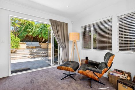 Photo of property in 8a Tipau Street, Torbay, Auckland, 0630