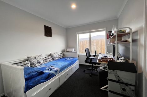 Photo of property in 30 Opouatu Avenue, Glenbrook, 2681