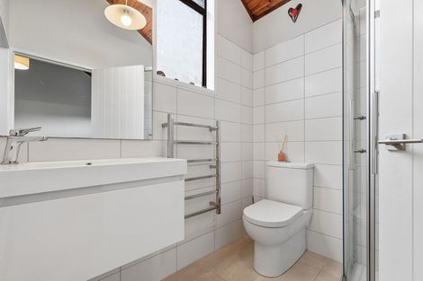 Photo of property in 188 Luckens Road, West Harbour, Auckland, 0618