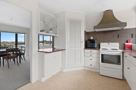 Photo of property in 48a Woodlands Crescent, Browns Bay, Auckland, 0630