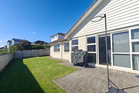Photo of property in 7 Kingfisher Road, Silverdale, 0932