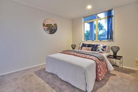 Photo of property in 14 Brosna Place, East Tamaki, Auckland, 2016