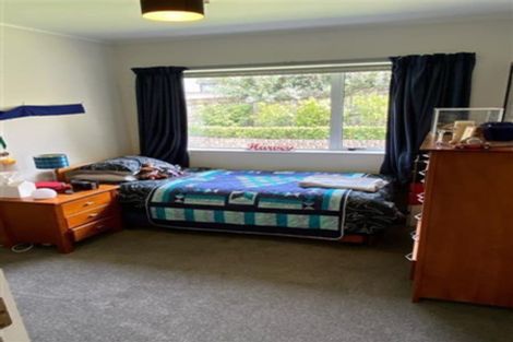 Photo of property in 2/11 Parramatta Place, Botany Downs, Auckland, 2010