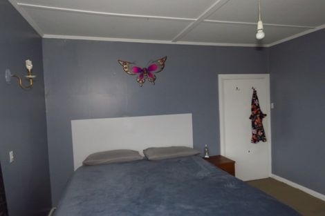 Photo of property in 80 Wakefield Street, Westport, 7825