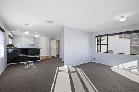 Photo of property in 14 Sandel Rise, Merrilands, New Plymouth, 4312