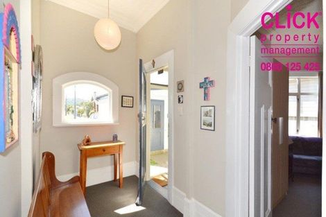 Photo of property in 69 Hargest Crescent, Saint Clair, Dunedin, 9012