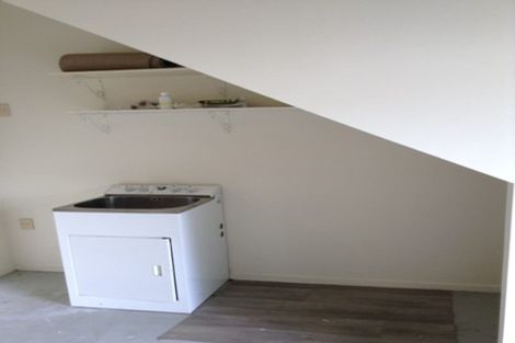 Photo of property in 12 Vitex Lane, Henderson, Auckland, 0612