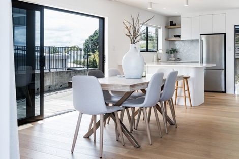 Photo of property in 10c Long Street, Raglan, 3225