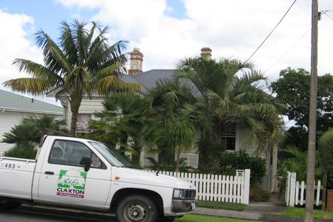 Photo of property in 12 Palmerston Road, Birkenhead, Auckland, 0626