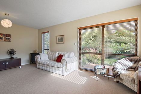 Photo of property in 2/4 Gatonby Place, Avonhead, Christchurch, 8042