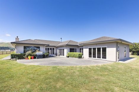 Photo of property in 711 Makerua Road, Tokomaru, Palmerston North, 4474