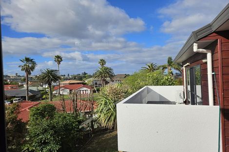 Photo of property in 58 Sunset Road, Unsworth Heights, Auckland, 0632