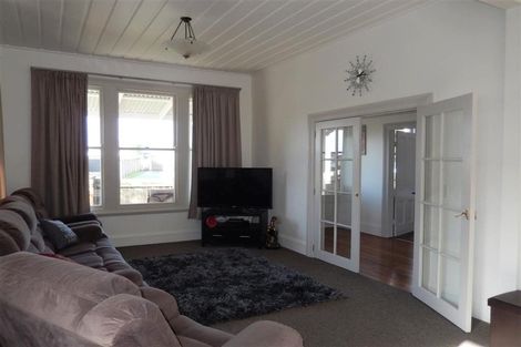 Photo of property in 374 Carrington Street, Upper Vogeltown, New Plymouth, 4310