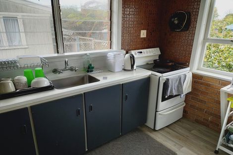 Photo of property in 53 Gloria Avenue, Te Atatu Peninsula, Auckland, 0610