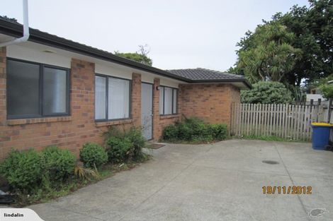 Photo of property in 27a Don Buck Road, Massey, Auckland, 0614