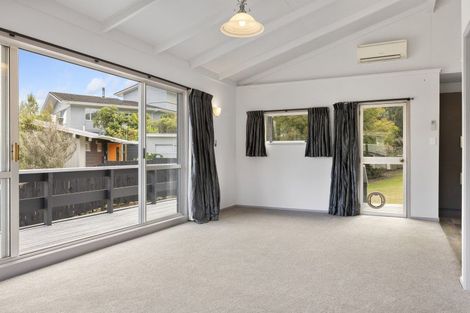 Photo of property in 32 Tremaine Avenue, Two Mile Bay, Taupo, 3330