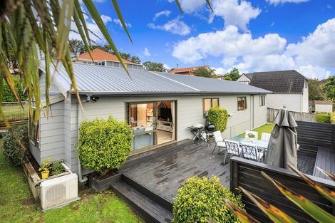 Photo of property in 2/41 Browns Bay Road, Browns Bay, Auckland, 0630