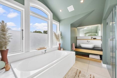 Photo of property in 18 Central Terrace, Kelburn, Wellington, 6012