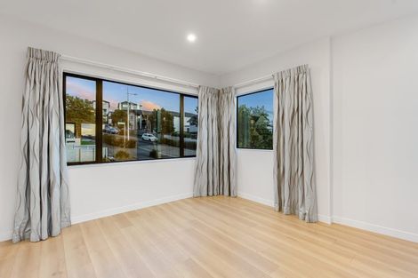 Photo of property in 16 Moki Place, Long Bay, Auckland, 0630