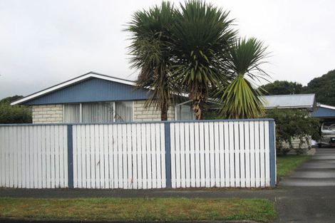 Photo of property in 25 Strathfield Avenue, Dallington, Christchurch, 8061