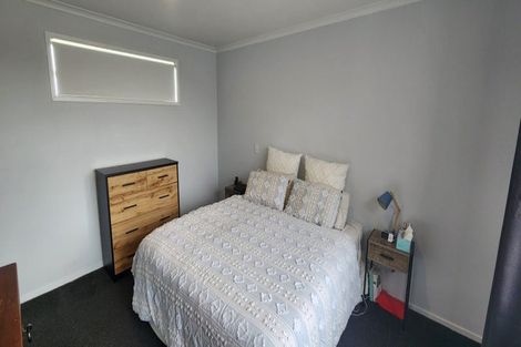 Photo of property in 13e York Crescent, Westown, New Plymouth, 4310